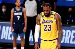 开云官网-湖人击败雷霆,詹皇独揽三双全队胜出