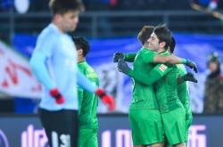 开云体育登录-包含东京FC换帅后表现下滑,球迷意见分歧的词条