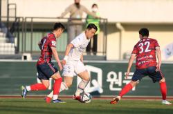 开云体育-东京FC在主场力克首尔FC，取得关键胜利