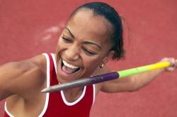 开云足球直播-极速与巨人的交响，F1街道赛焦点战，雄鹿关键战突围76人