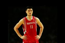 开云APP-广厦队粉碎独行侠，库里高光表现，篮球场上的东西方对话