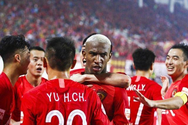 包含恒大将在客场挑战重庆斯威,双方实力对比谁能笑到最后?的词条 包含恒大将在客场挑战重庆斯威,双方实力对比谁能笑到最后?的词条