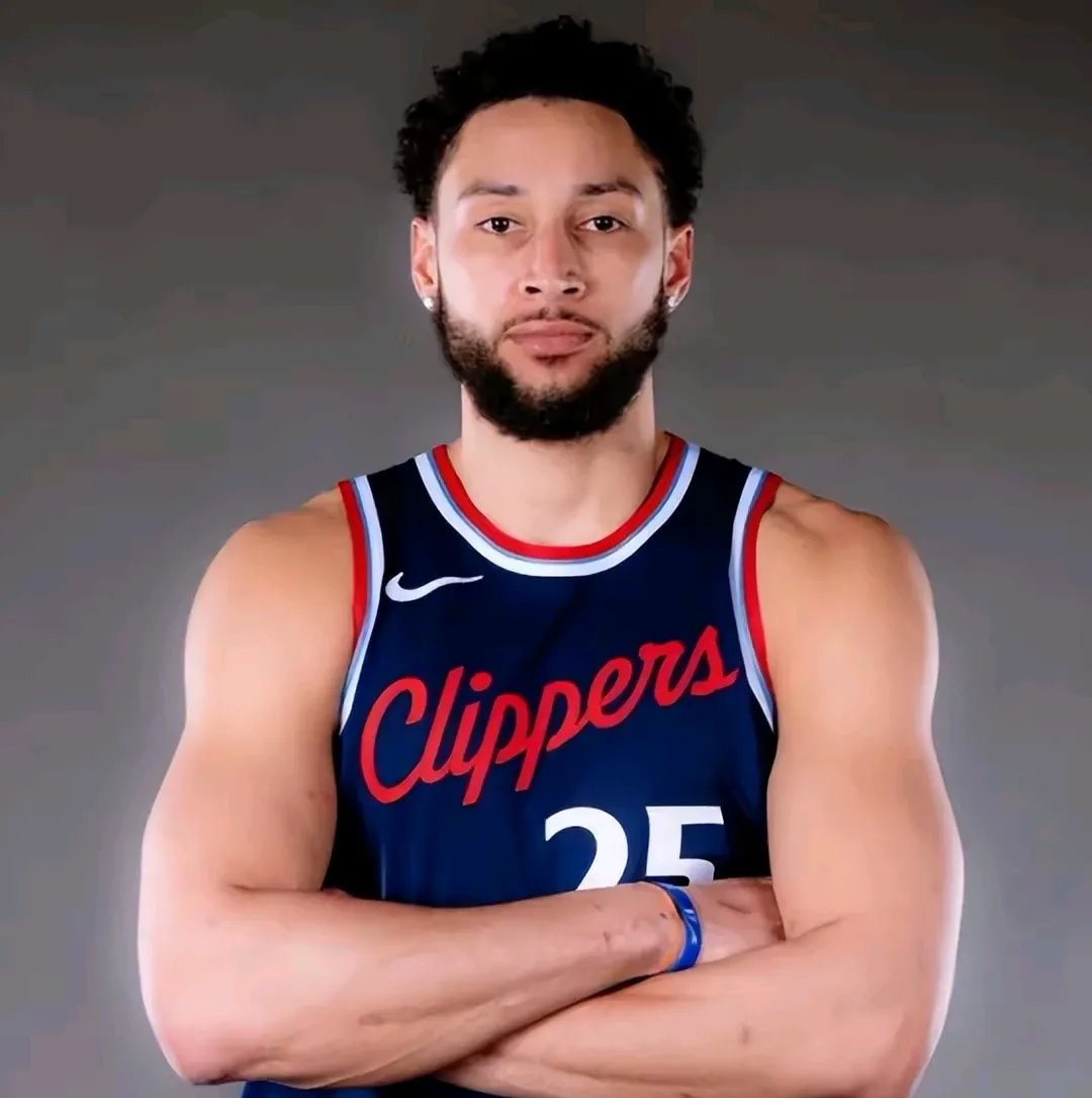 红蓝两队较量成为焦点比分不分上下