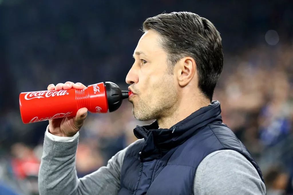 沙尔克客场平局,难以摆脱降级困境的简单介绍 沙尔克客场平局,难以摆脱降级困境的简单介绍