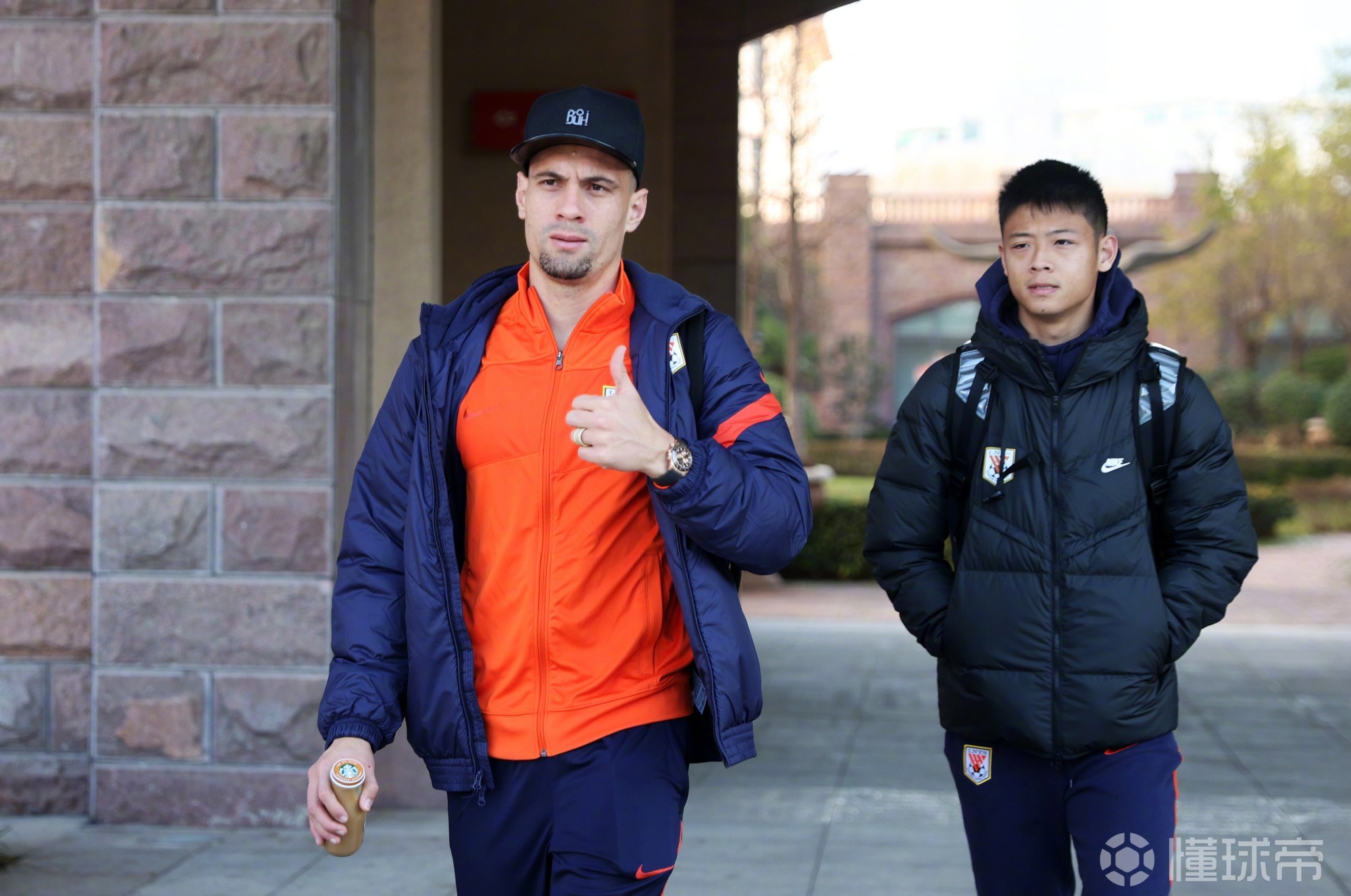 关于关注联赛最新情报，球队备战全力以赴的信息