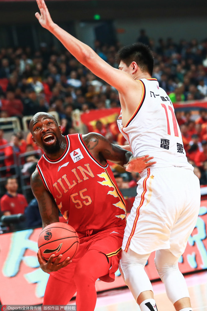 湖南男篮成功击败河北队，取得胜利