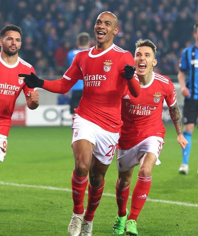 法兰西狂欢,巴黎高昂斗志稳占晋级先机 法兰西狂欢,巴黎高昂斗志稳占晋级先机