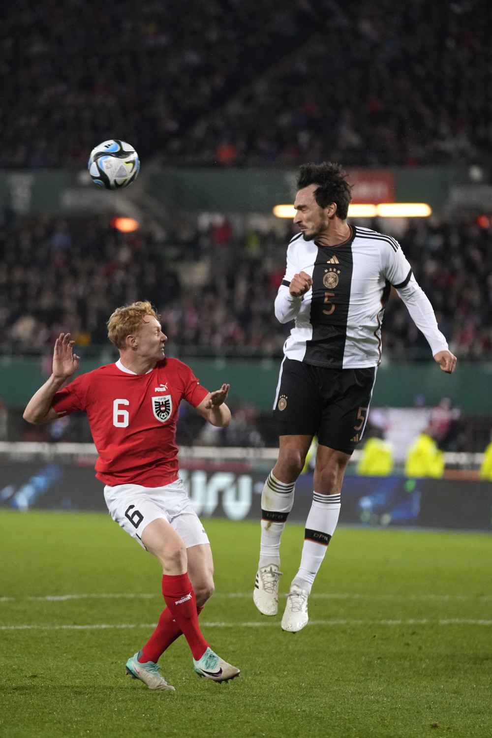 包含德国足球联赛明星表现抢眼,受到球迷热捧的词条 包含德国足球联赛明星表现抢眼,受到球迷热捧的词条