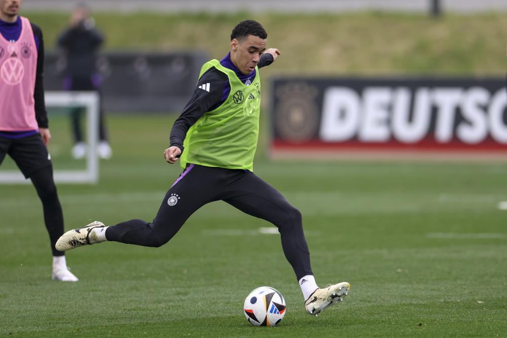 德国足球球队赛季热身赛获胜，备战欧洲联赛的简单介绍