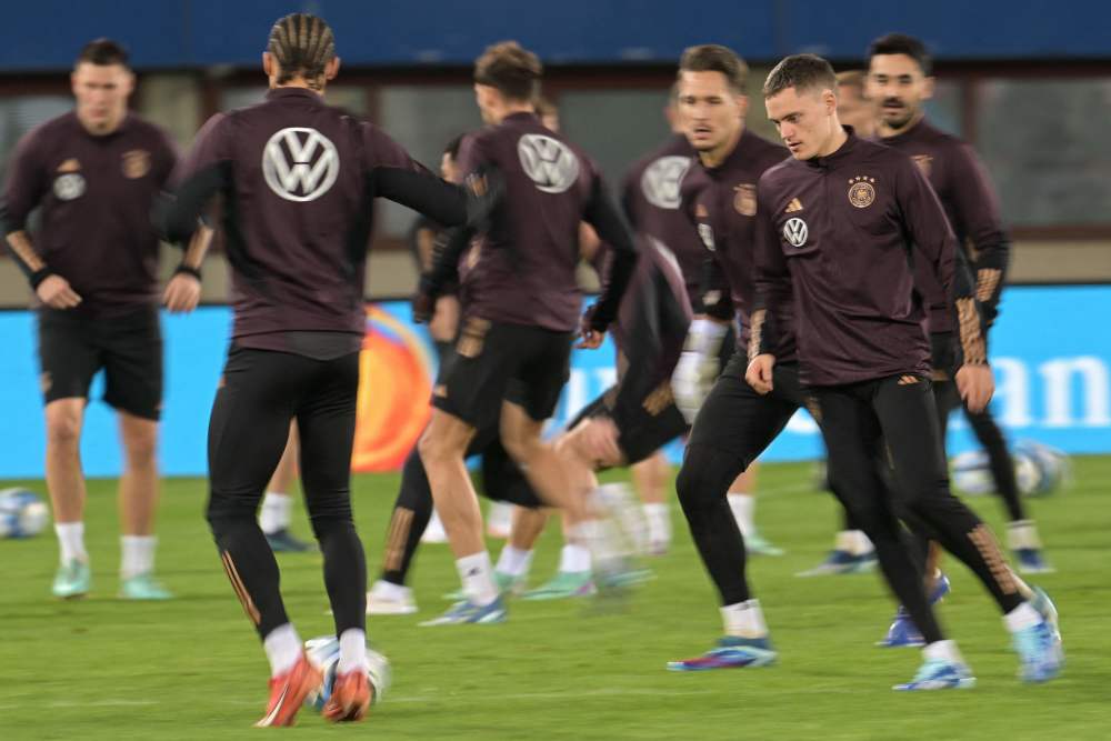 德国足球球队赛季热身赛获胜，备战欧洲联赛的简单介绍