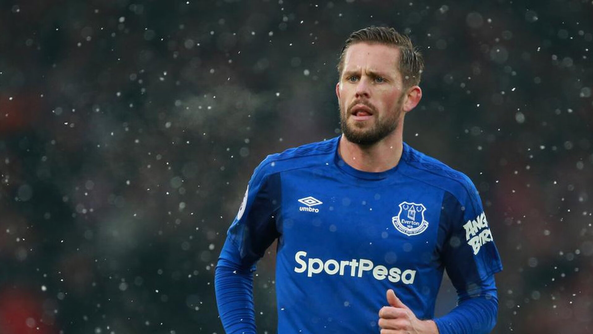 东方绿茵与西方篮网，浙江击溃北京，哈利伯顿在焦点之夜加冕