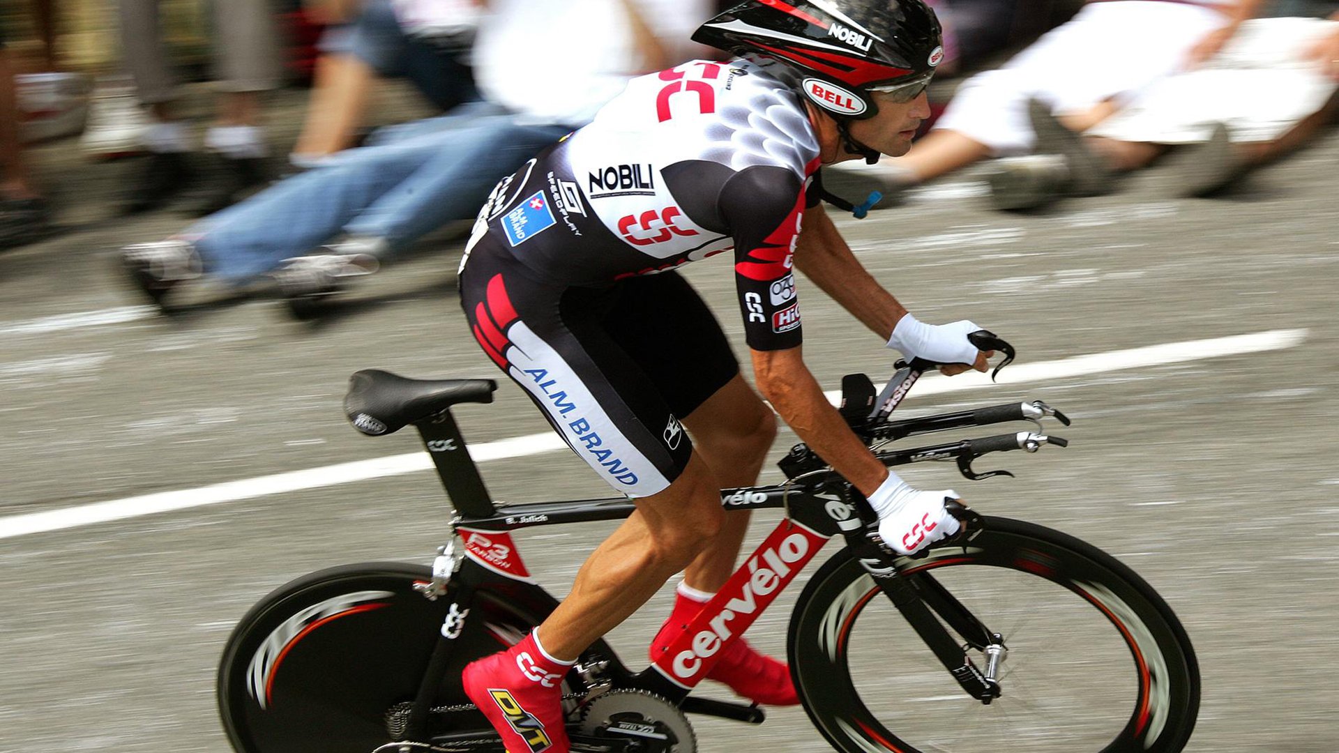 太阳对阵76人，霍勒迪攻防一体，成为全场焦点